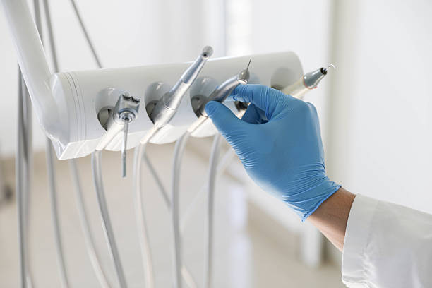 Professional Emergency Dentist technician working in Burbank, CA